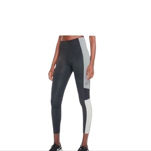 Nike Women's Dri-Fit One Mid Rise Color Black Sz 3X New WT.